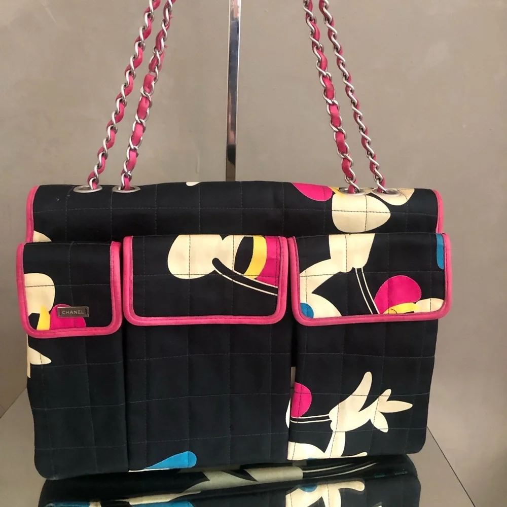 Chanel multi color flap bag - Picture 2 of 15